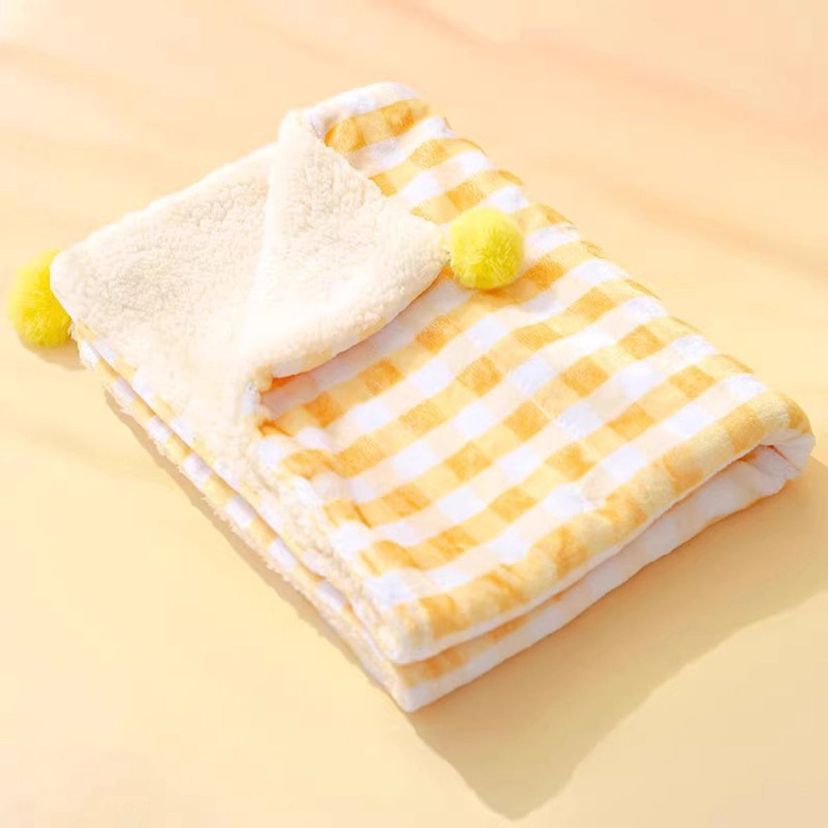 Pet Mat - Soft Pet Blanket - Warm Plush Blanket for Dogs and Cats - Comfortable & Cozy Sleep Blanket - 55*45cm - Yellow
